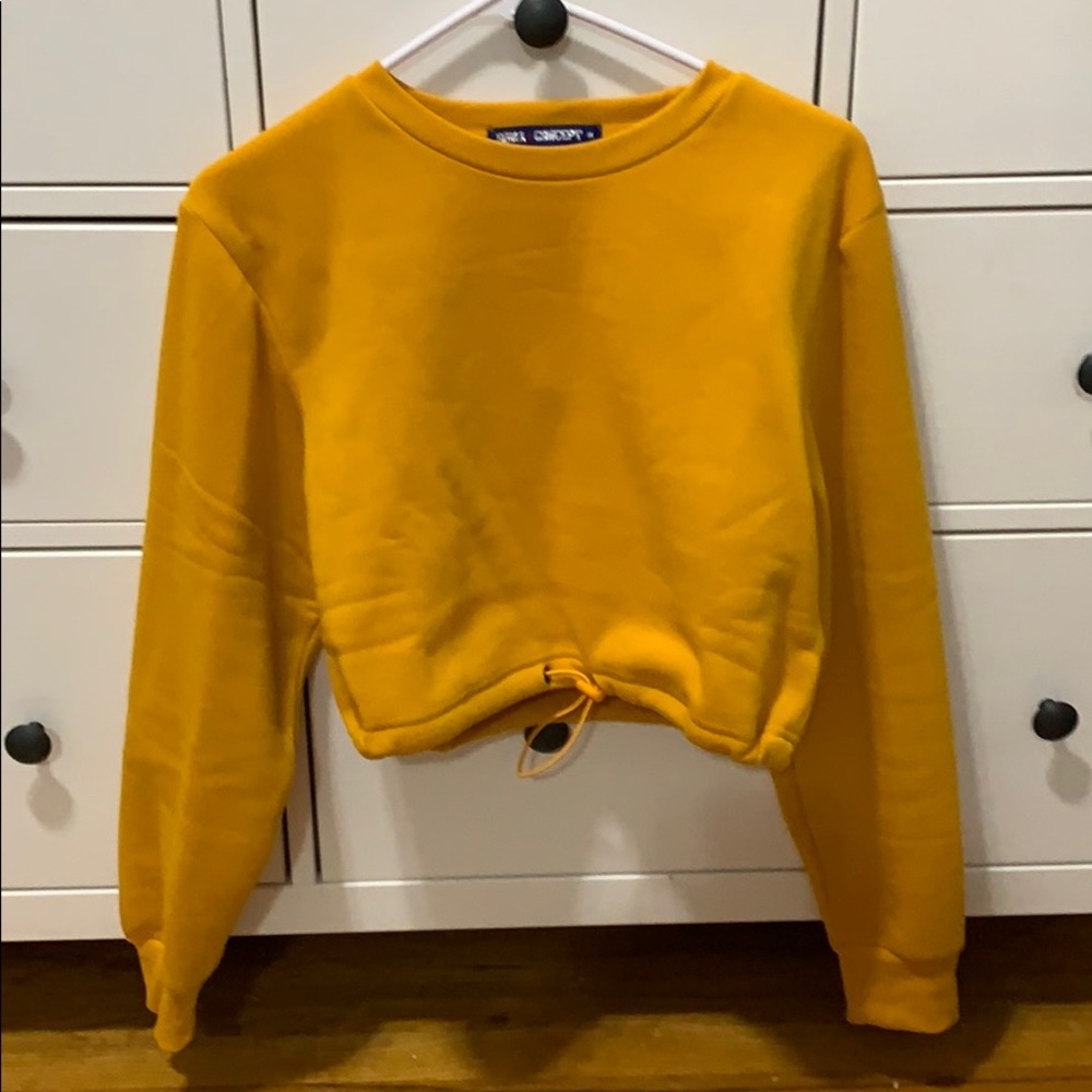 Mustard yellow cropped crew neck